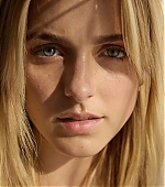 Mckenna-Grace-Heroine-Magazine003.jpg